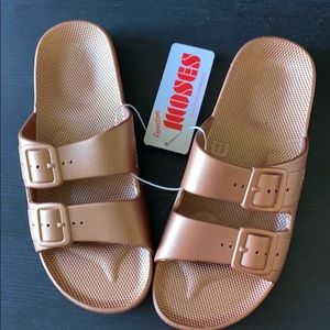 Freedom Moses slides in copper